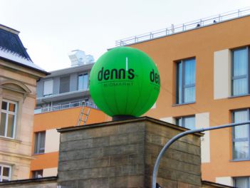 Standballone in runder Form für Denn's Biomarkt