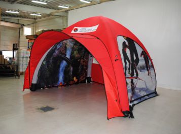 Pneumatisches Zelt für Drei-Seen-Land