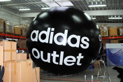 Werbeballon für Adidas