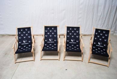 Holz-Liegestühle für Shirtboxx