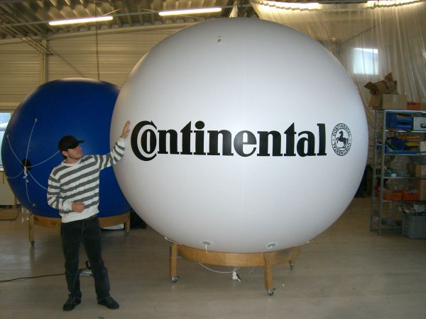Werballon für Continental-Reifen produziert