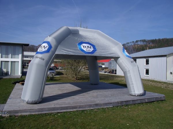 Nylon Zelte von Display-Max – Jetzt noch leichter im Aufbau! 