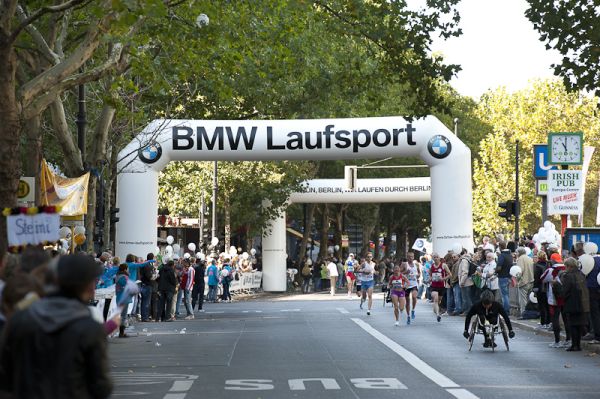 Aufblasbare Torbögen für BMW-Berlin Marathon